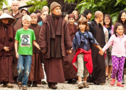 Loopmeditatie met Thich Nhat Hanh - Ontspannen voetstappen